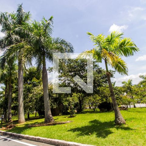 Casa de condomínio à venda com 445m², 3 quartos e 4 vagasVista da Rua