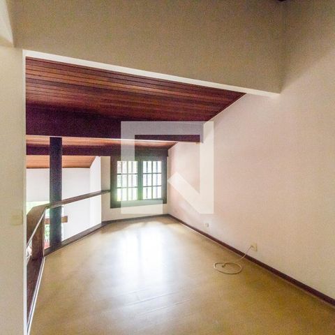 Casa de condomínio à venda com 445m², 3 quartos e 4 vagasSala de TV