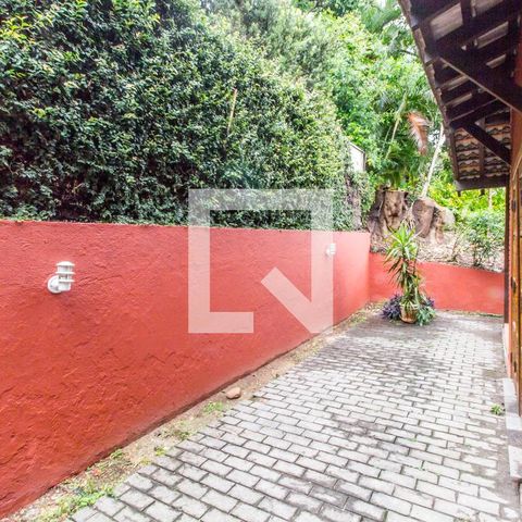 Casa de condomínio à venda com 445m², 3 quartos e 4 vagasQuintal