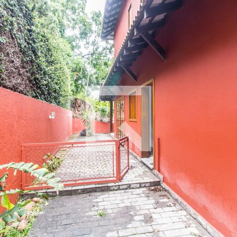 Casa de condomínio à venda com 445m², 3 quartos e 4 vagasQuintal