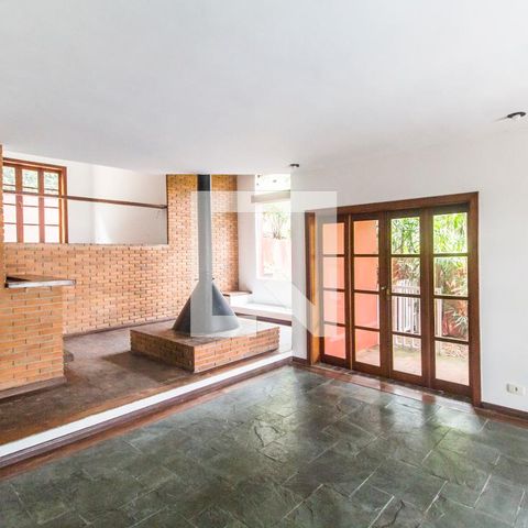 Casa de condomínio à venda com 445m², 3 quartos e 4 vagasSala