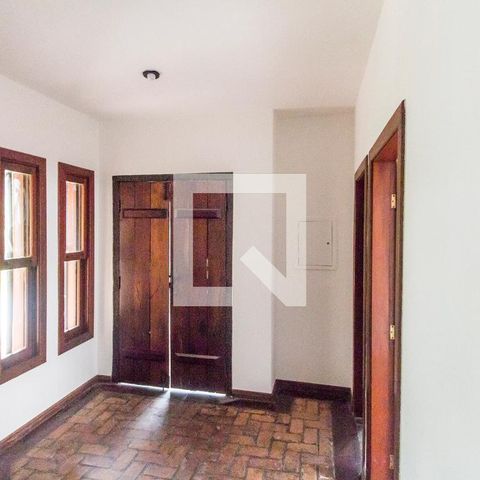 Casa de condomínio à venda com 445m², 3 quartos e 4 vagasEntrada