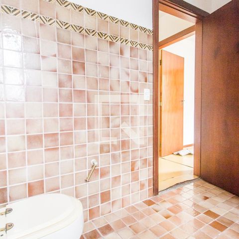 Casa de condomínio à venda com 445m², 3 quartos e 4 vagasBanheiro 2