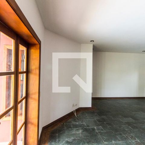 Casa de condomínio à venda com 445m², 3 quartos e 4 vagasSala