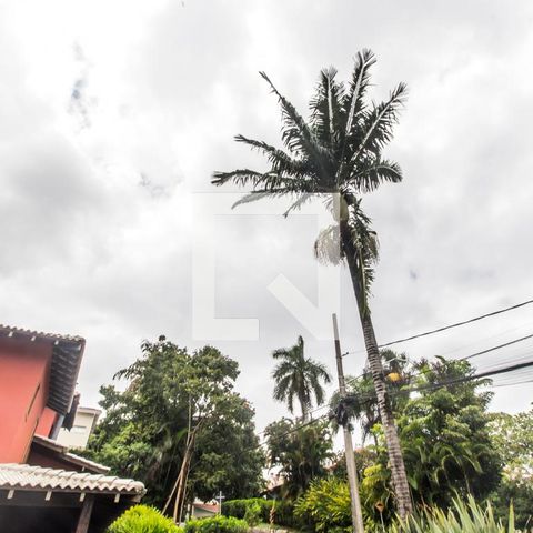 Casa de condomínio à venda com 445m², 3 quartos e 4 vagasPiscina