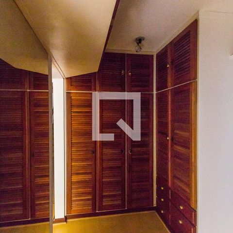 Casa de condomínio à venda com 445m², 3 quartos e 4 vagasCloset da suíte