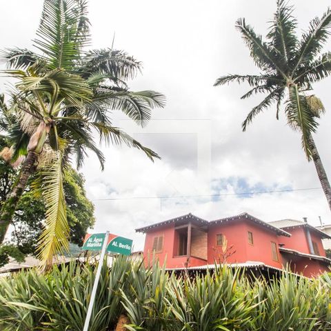 Casa de condomínio à venda com 445m², 3 quartos e 4 vagasVista da Rua