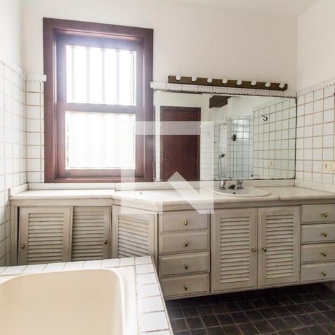 Casa de condomínio à venda com 445m², 3 quartos e 4 vagasBanheiro da Suíte