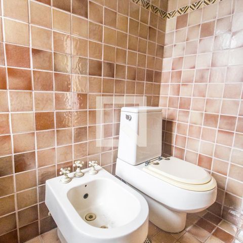 Casa de condomínio à venda com 445m², 3 quartos e 4 vagasBanheiro 2