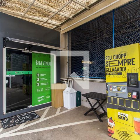 Casa de condomínio à venda com 445m², 3 quartos e 4 vagasMercado