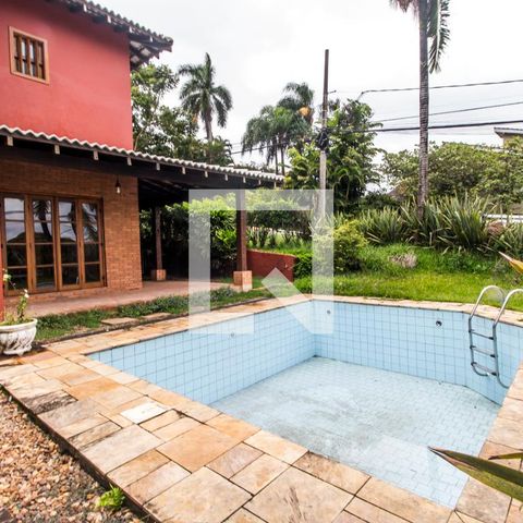 Casa de condomínio à venda com 445m², 3 quartos e 4 vagasPiscina
