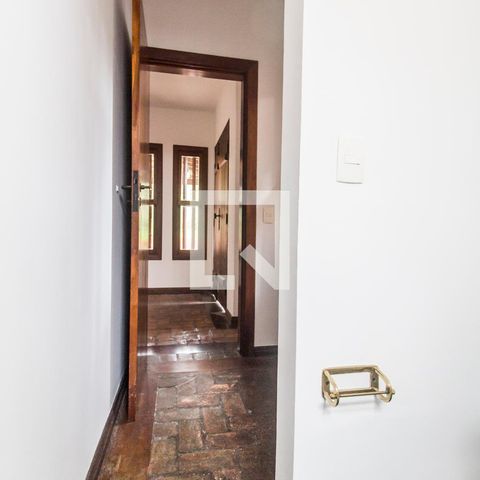 Casa de condomínio à venda com 445m², 3 quartos e 4 vagasLavabo