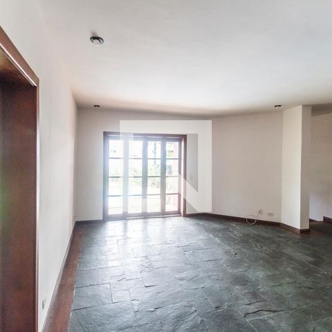 Casa de condomínio à venda com 445m², 3 quartos e 4 vagasSala