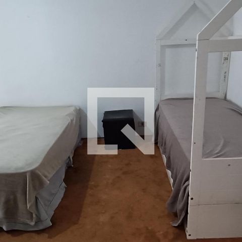 Casa à venda com 950m², 4 quartos e 6 vagas Casa à venda com 950m², 4 quartos e 6 vagasQuarto 1