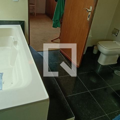 Casa à venda com 950m², 4 quartos e 6 vagas Casa à venda com 950m², 4 quartos e 6 vagasSuíte 1