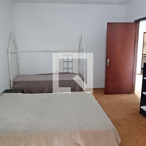 Casa à venda com 950m², 4 quartos e 6 vagas Casa à venda com 950m², 4 quartos e 6 vagasQuarto 1
