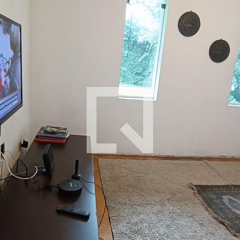 Casa à venda com 950m², 4 quartos e 6 vagas Casa à venda com 950m², 4 quartos e 6 vagasSala de TV