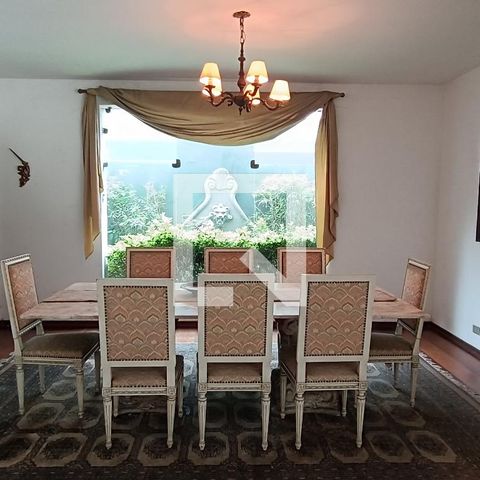 Casa à venda com 950m², 4 quartos e 6 vagas Casa à venda com 950m², 4 quartos e 6 vagasSala de Jantar