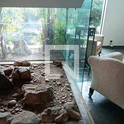 Casa à venda com 950m², 4 quartos e 6 vagas Casa à venda com 950m², 4 quartos e 6 vagasSala 1