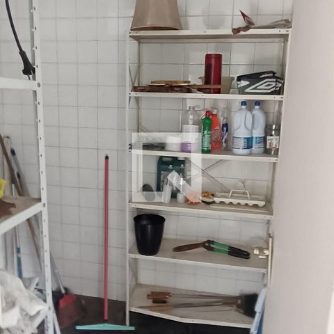 Casa à venda com 950m², 4 quartos e 6 vagas Casa à venda com 950m², 4 quartos e 6 vagasDespensa