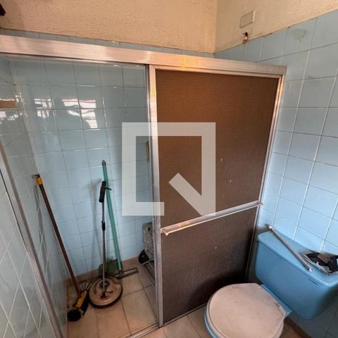 Casa para alugar com 250m², 4 quartos e 2 vagas Casa para alugar com 250m², 4 quartos e 2 vagasBanheiro do Quarto de Serviço