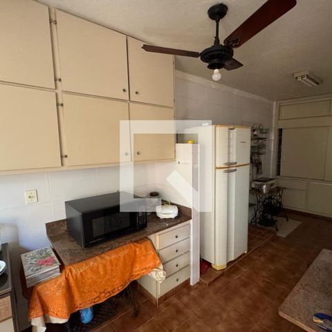 Casa para alugar com 250m², 4 quartos e 2 vagas Casa para alugar com 250m², 4 quartos e 2 vagasCozinha