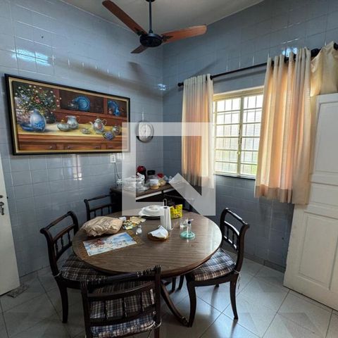 Casa para alugar com 250m², 4 quartos e 2 vagas Casa para alugar com 250m², 4 quartos e 2 vagasCopa
