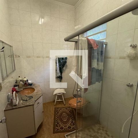 Casa para alugar com 250m², 4 quartos e 2 vagas Casa para alugar com 250m², 4 quartos e 2 vagasBanheiro da Suíte