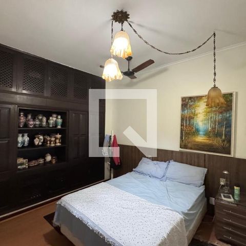 Casa para alugar com 250m², 4 quartos e 2 vagas Casa para alugar com 250m², 4 quartos e 2 vagasSuíte
