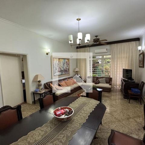 Casa para alugar com 250m², 4 quartos e 2 vagas Casa para alugar com 250m², 4 quartos e 2 vagasSala
