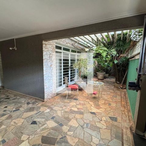 Casa para alugar com 250m², 4 quartos e 2 vagas Casa para alugar com 250m², 4 quartos e 2 vagasGaragem
