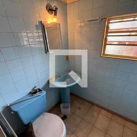 Casa para alugar com 250m², 4 quartos e 2 vagas Casa para alugar com 250m², 4 quartos e 2 vagasBanheiro do Quarto de Serviço