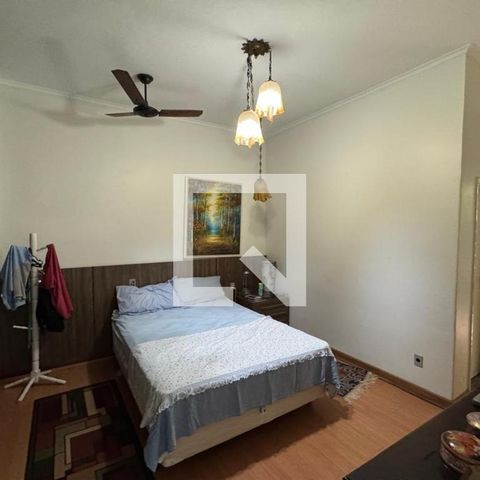 Casa para alugar com 250m², 4 quartos e 2 vagas Casa para alugar com 250m², 4 quartos e 2 vagasSuíte