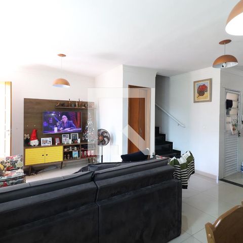 Casa à venda com 73m², 3 quartos e 1 vaga Casa à venda com 73m², 3 quartos e 1 vagaSala