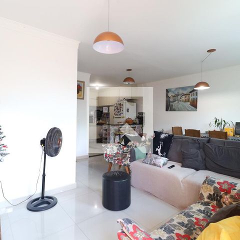 Casa à venda com 73m², 3 quartos e 1 vaga Casa à venda com 73m², 3 quartos e 1 vagaSala