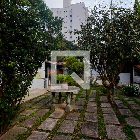 Casa à venda com 400m², 3 quartos e 6 vagasÁrea externa 