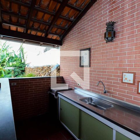 Casa à venda com 400m², 3 quartos e 6 vagasÁrea Gourmet