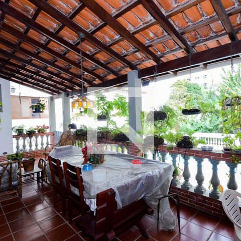 Casa à venda com 400m², 3 quartos e 6 vagasÁrea Gourmet