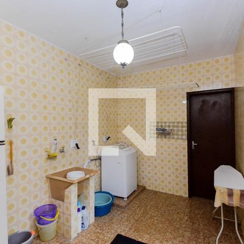 Casa à venda com 400m², 3 quartos e 6 vagasÁrea de Serviço