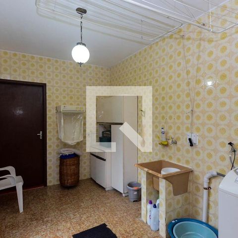 Casa à venda com 400m², 3 quartos e 6 vagasÁrea de Serviço