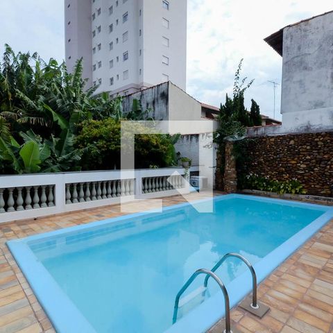Casa à venda com 400m², 3 quartos e 6 vagasPiscina