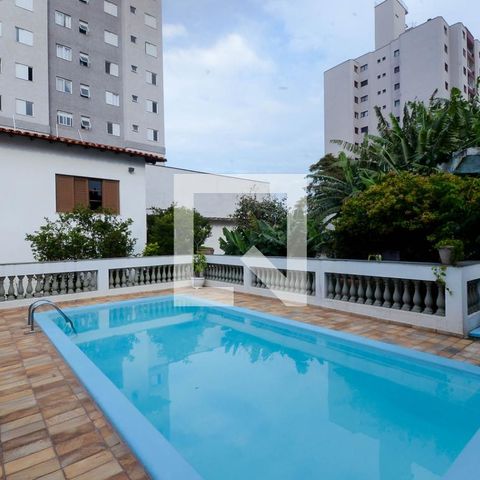 Casa à venda com 400m², 3 quartos e 6 vagasPiscina