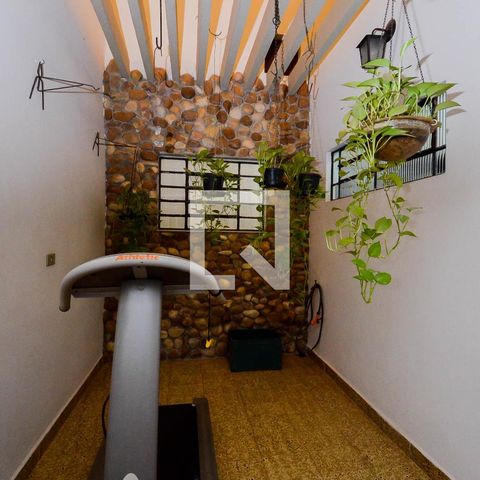 Casa à venda com 400m², 3 quartos e 6 vagasJardim de Inverno