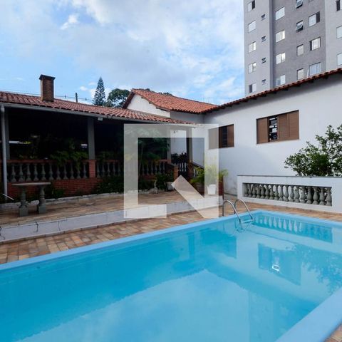 Casa à venda com 400m², 3 quartos e 6 vagasPiscina