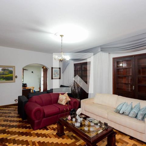 Casa à venda com 400m², 3 quartos e 6 vagasSala de Estar