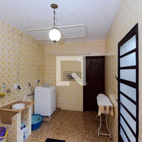 Casa à venda com 400m², 3 quartos e 6 vagasÁrea de Serviço