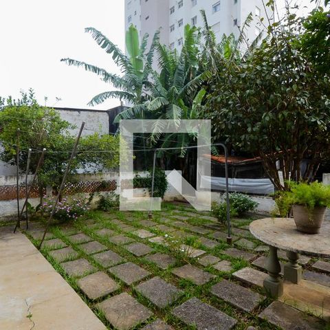 Casa à venda com 400m², 3 quartos e 6 vagasÁrea externa 