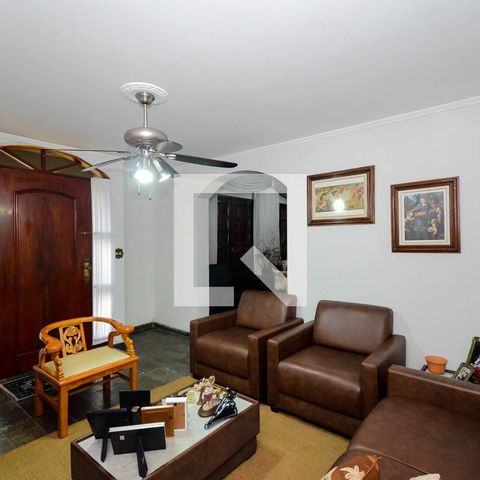 Casa à venda com 400m², 3 quartos e 6 vagasSala de TV
