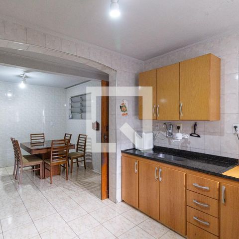 Casa à venda com 180m², 3 quartos e 2 vagas Casa à venda com 180m², 3 quartos e 2 vagasCozinha