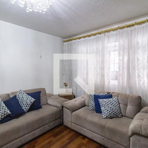 Casa à venda com 180m², 3 quartos e 2 vagas Casa à venda com 180m², 3 quartos e 2 vagasSala